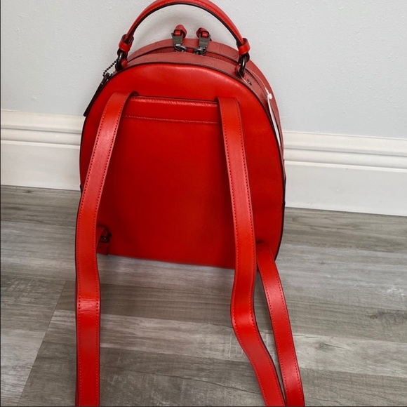 A medium backpack - Picture 7 of 11